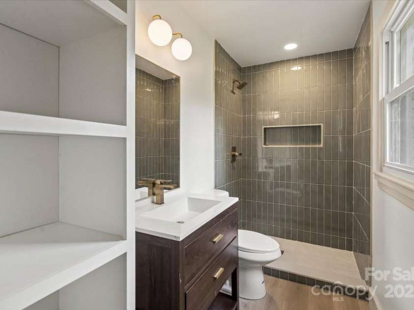 3937 Tamerlane Drive, Charlotte, NC 28205.  MLS# CAR4256681, YatesRealty ID 20725. 