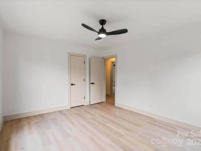 3937 Tamerlane Drive, Charlotte, NC 28205.  MLS# CAR4256681, YatesRealty ID 20725. 