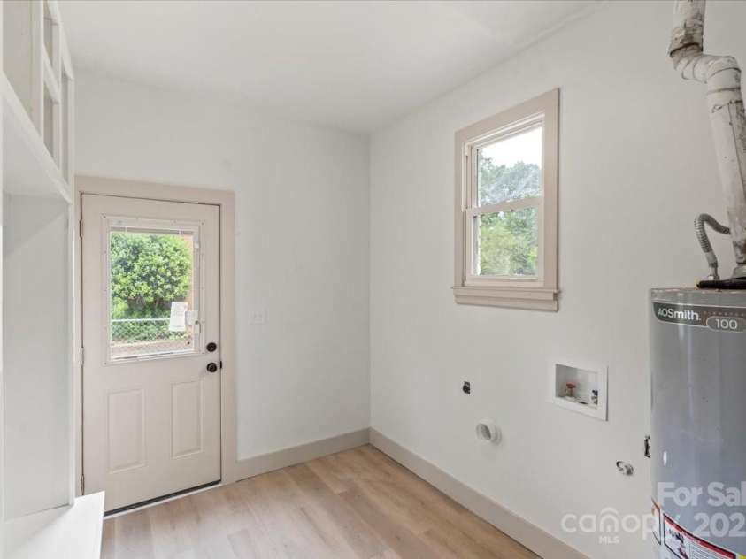 3937 Tamerlane Drive, Charlotte, NC 28205.  MLS# CAR4256681, YatesRealty ID 20725. 