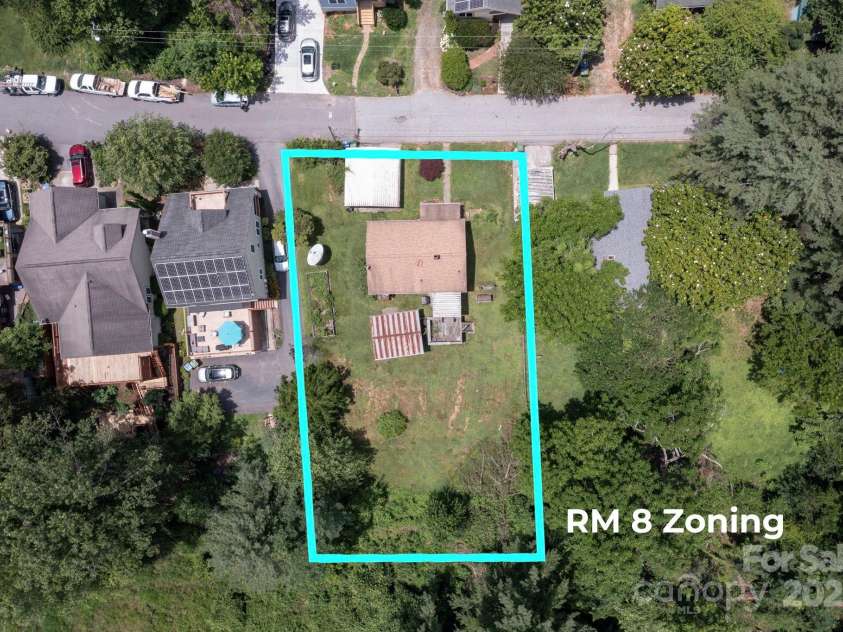 70 Galax Avenue, Asheville, NC 28806.  MLS# CAR4264175, YatesRealty ID 20726. Approximate boundary lines - RM8 Zoning