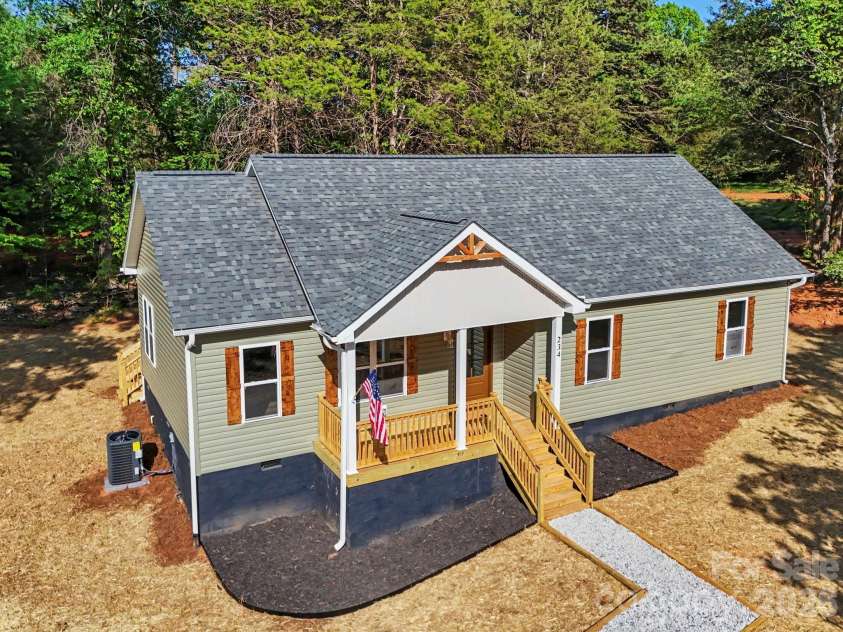 234 Brumley Road, Mooresville, NC 28115.  MLS# CAR4369587, YatesRealty ID 20727. 