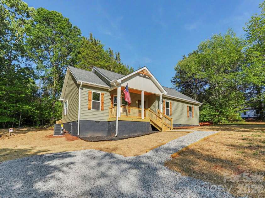 234 Brumley Road, Mooresville, NC 28115.  MLS# CAR4369587, YatesRealty ID 20727. 