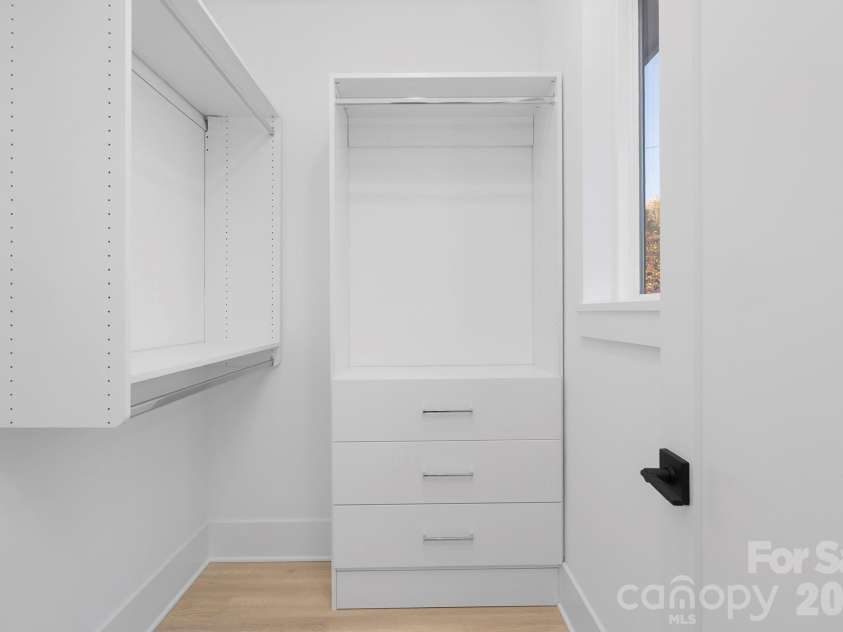 400 Dover Avenue, Charlotte, NC 28209.  MLS# CAR4345558, YatesRealty ID 20729. 