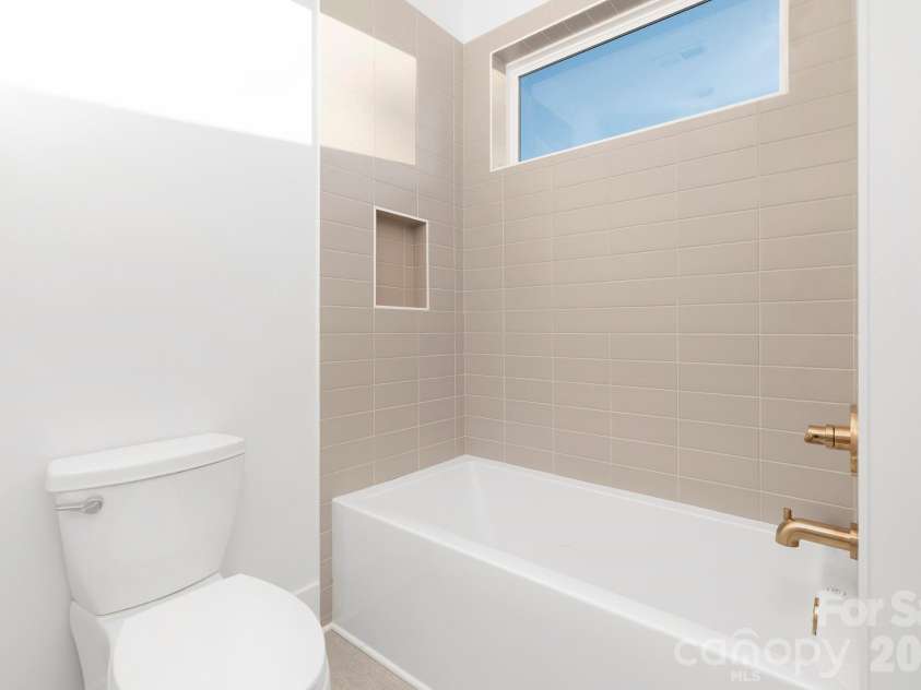 400 Dover Avenue, Charlotte, NC 28209.  MLS# CAR4345558, YatesRealty ID 20729. 