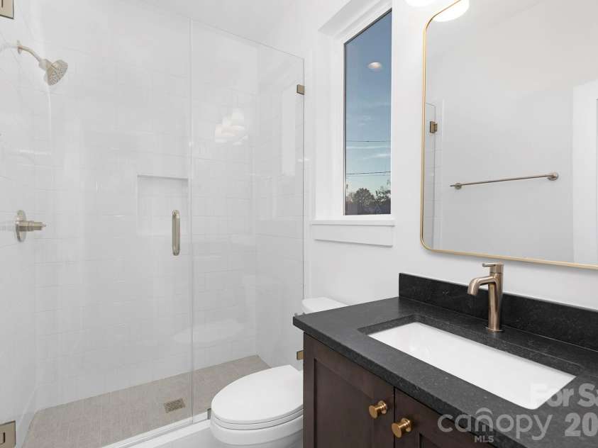400 Dover Avenue, Charlotte, NC 28209.  MLS# CAR4345558, YatesRealty ID 20729. 