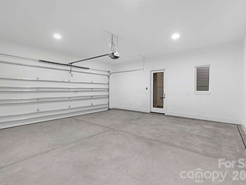 400 Dover Avenue, Charlotte, NC 28209.  MLS# CAR4345558, YatesRealty ID 20729. 