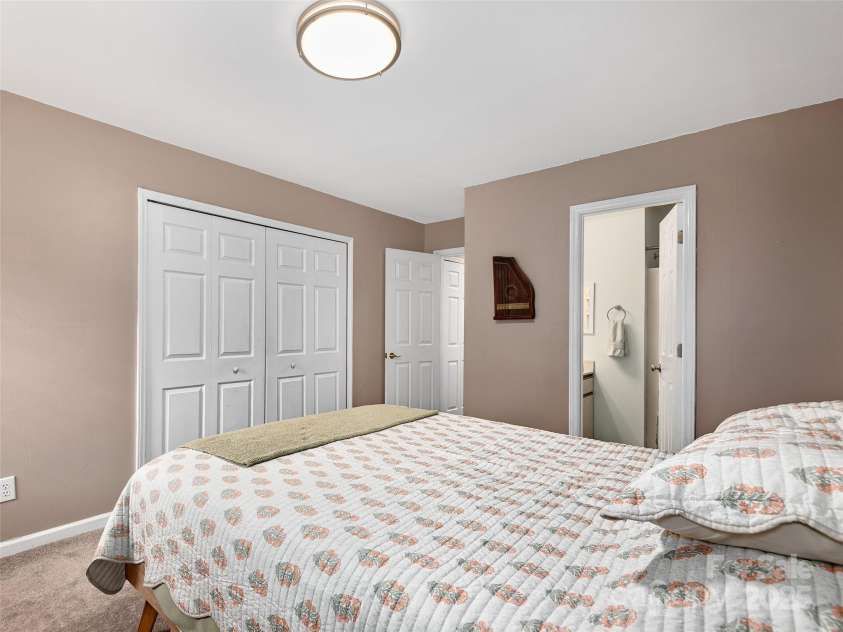 304 Abbey Circle, Asheville, NC 28805.  MLS# CAR4260740, YatesRealty ID 2073. Primary Bedroom