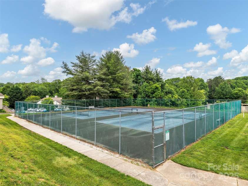 304 Abbey Circle, Asheville, NC 28805.  MLS# CAR4260740, YatesRealty ID 2073. Tennis/Pickle Ball Court