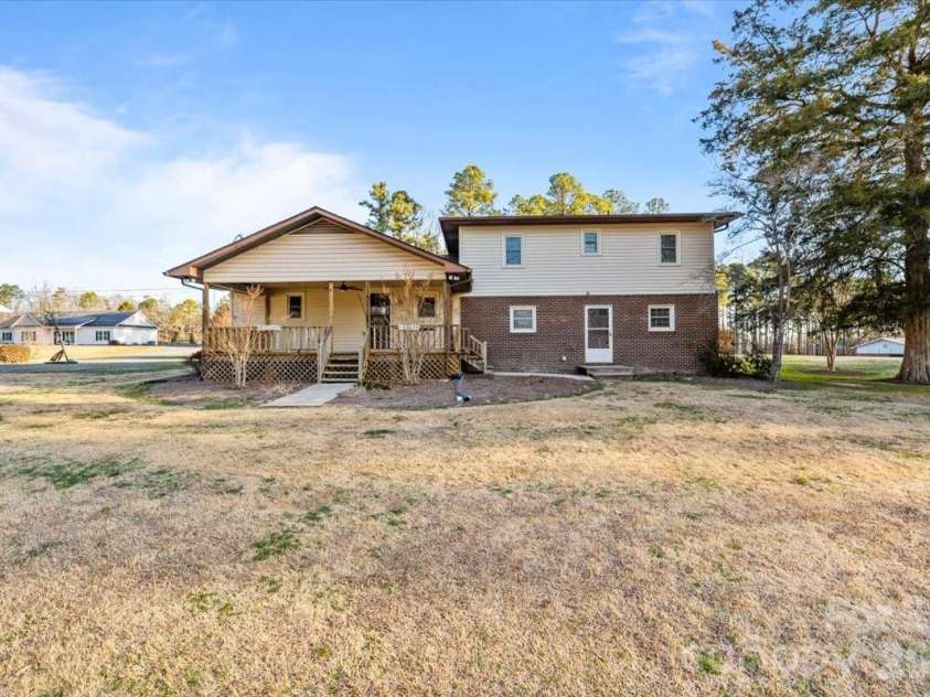 372 Holly Hills Drive, Troy, NC 27371.  MLS# CAR4341875, YatesRealty ID 2073. 