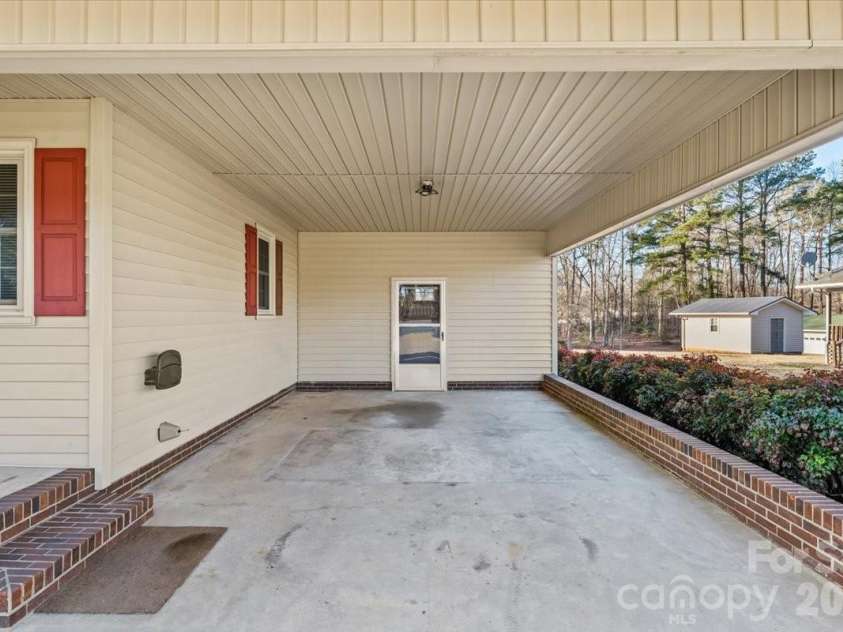 372 Holly Hills Drive, Troy, NC 27371.  MLS# CAR4341875, YatesRealty ID 2073. 