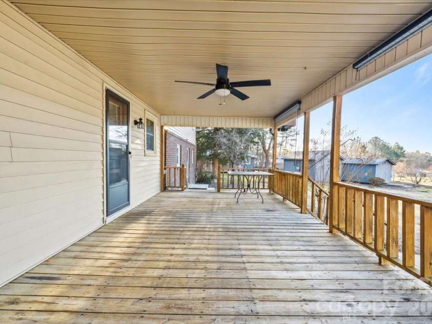 372 Holly Hills Drive, Troy, NC 27371.  MLS# CAR4341875, YatesRealty ID 2073. 