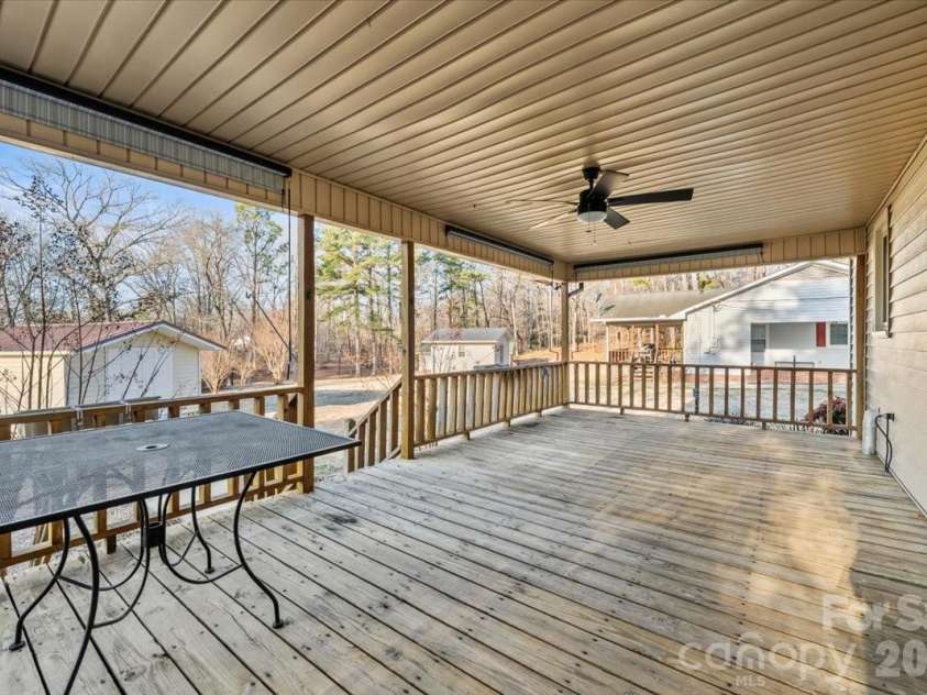 372 Holly Hills Drive, Troy, NC 27371.  MLS# CAR4341875, YatesRealty ID 2073. 