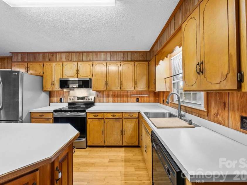 372 Holly Hills Drive, Troy, NC 27371.  MLS# CAR4341875, YatesRealty ID 2073. 