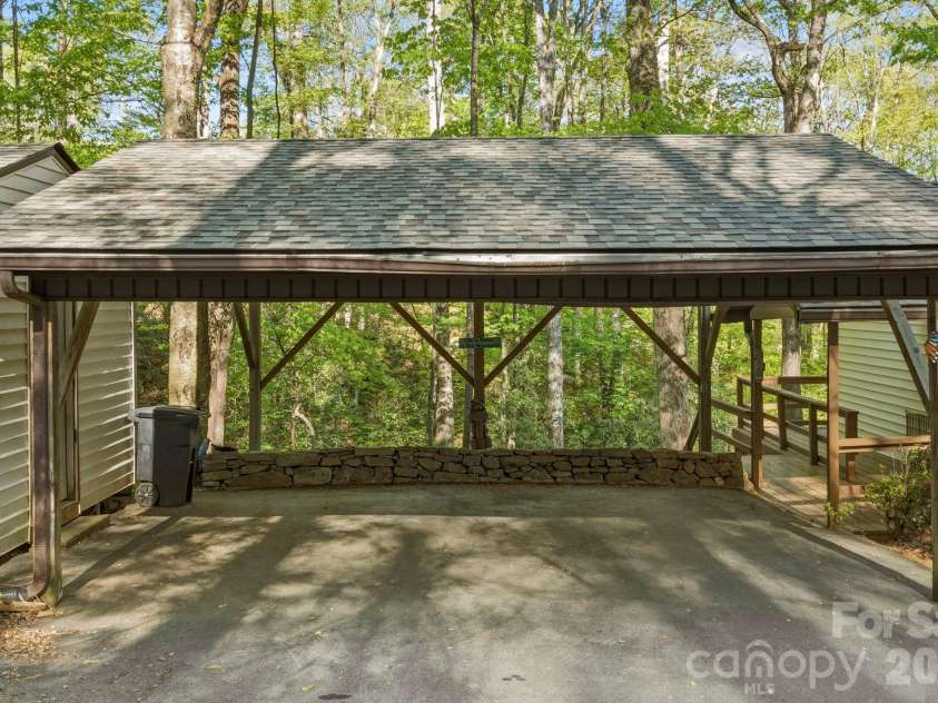 6 Gold Finch Lane, Maggie Valley, NC 28751.  MLS# CAR4377636, YatesRealty ID 20730. 