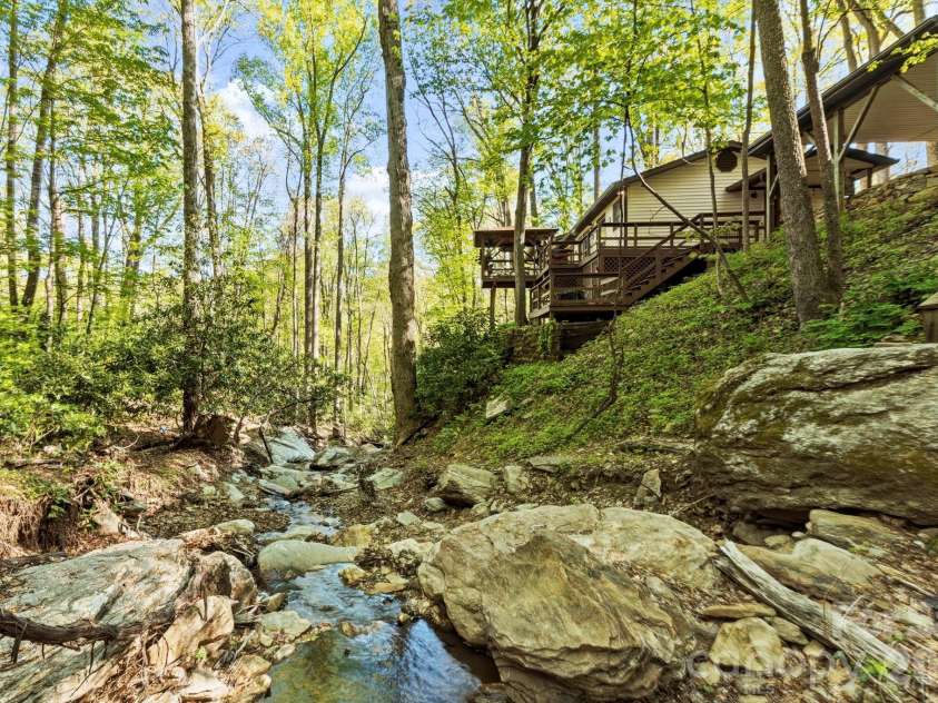 6 Gold Finch Lane, Maggie Valley, NC 28751.  MLS# CAR4377636, YatesRealty ID 20730. 