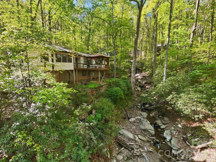 6 Gold Finch Lane, Maggie Valley, NC 28751.  MLS# CAR4377636, YatesRealty ID 20730. 