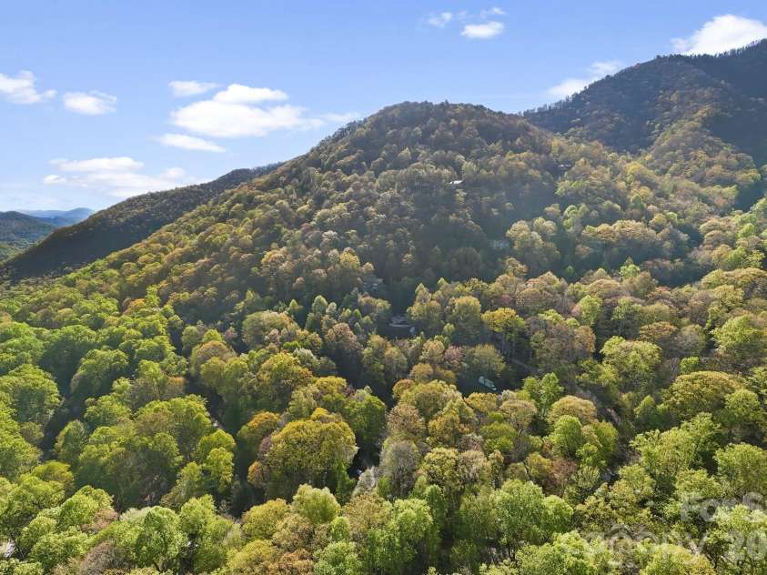 6 Gold Finch Lane, Maggie Valley, NC 28751.  MLS# CAR4377636, YatesRealty ID 20730. 