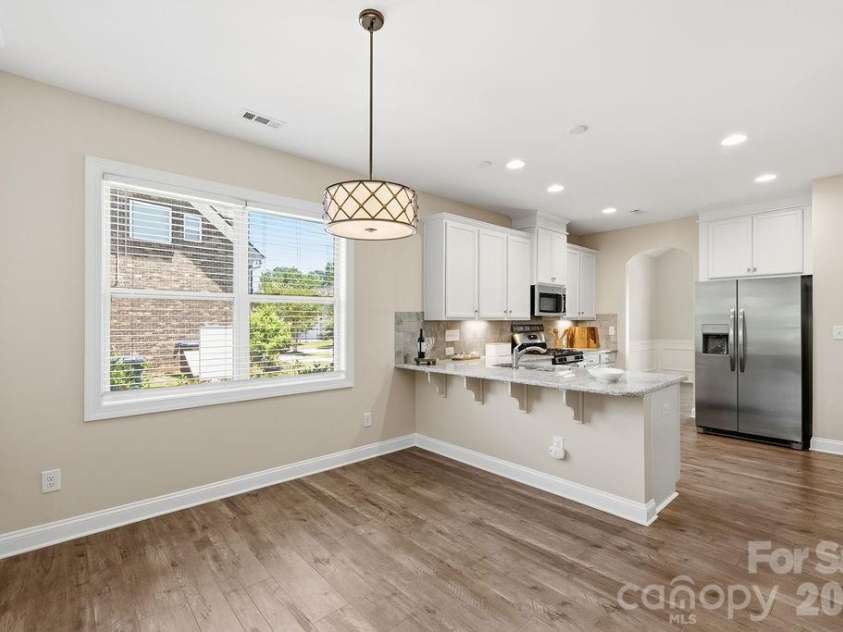 9026 Raven Top Drive, Mint Hill, NC 28227.  MLS# CAR4387589, YatesRealty ID 20731. Breakfast Nook