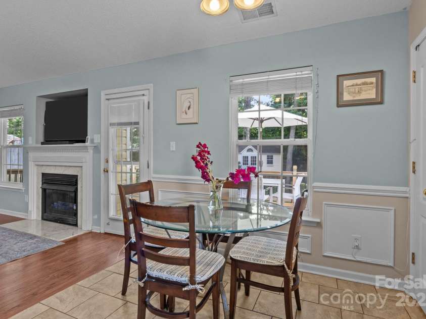 5221 Javitz Road, Charlotte, NC 28216.  MLS# CAR4272671, YatesRealty ID 20732. 