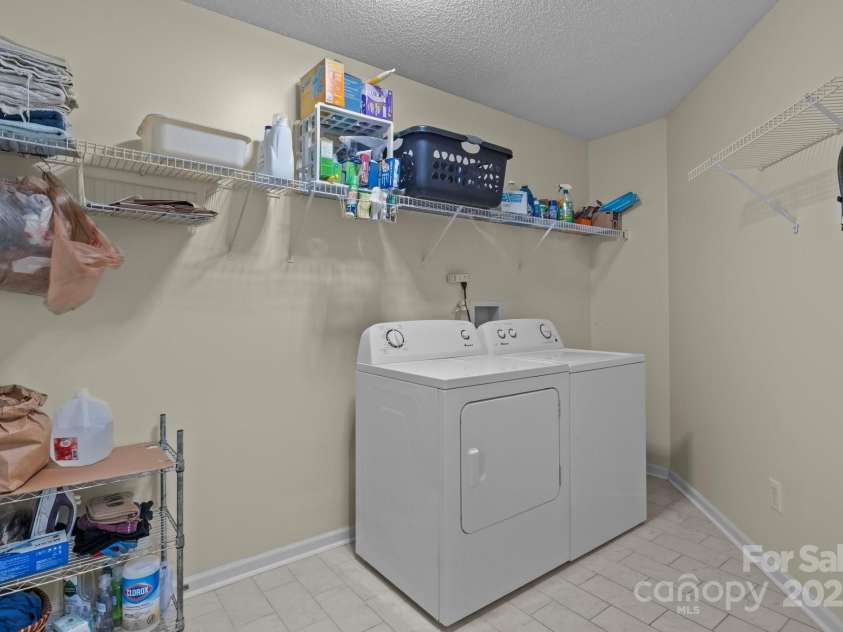 5221 Javitz Road, Charlotte, NC 28216.  MLS# CAR4272671, YatesRealty ID 20732. 