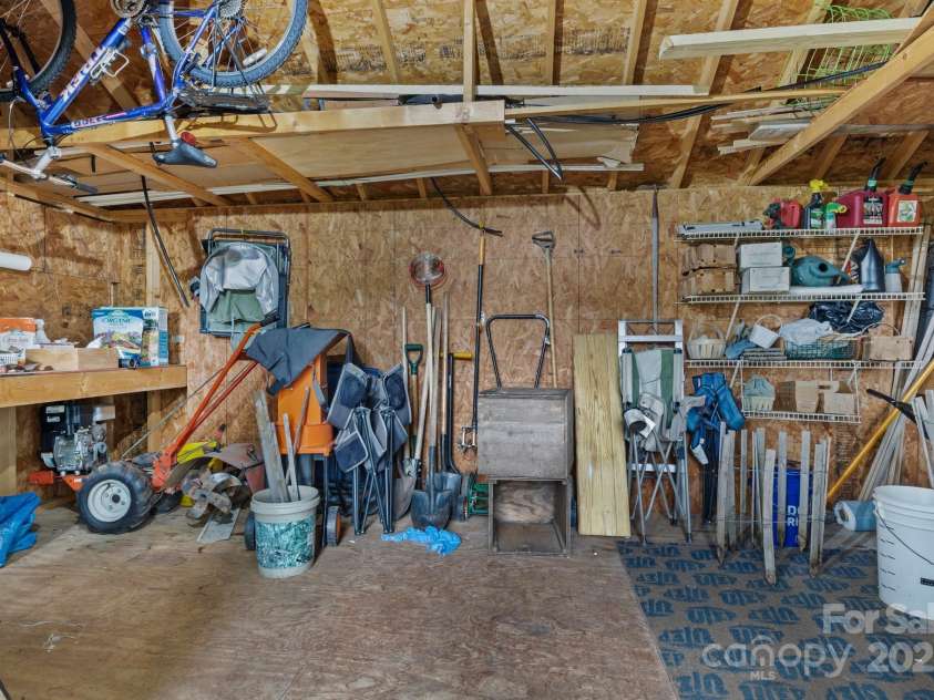 5221 Javitz Road, Charlotte, NC 28216.  MLS# CAR4272671, YatesRealty ID 20732. 