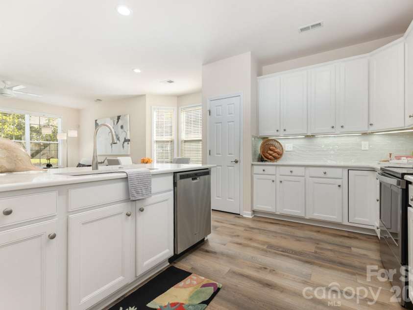881 Platinum Drive, Fort Mill, SC 29708.  MLS# CAR4313096, YatesRealty ID 20732. 