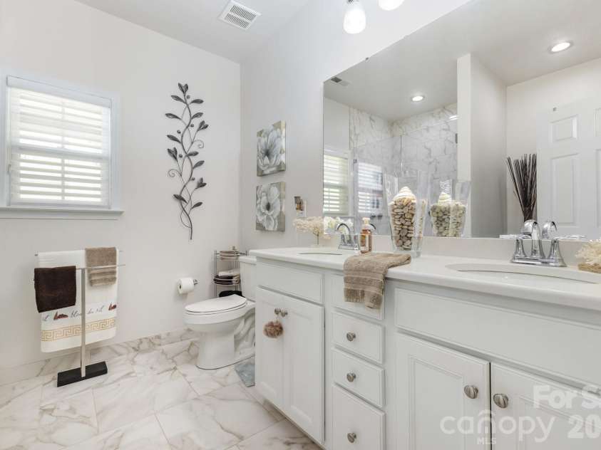 881 Platinum Drive, Fort Mill, SC 29708.  MLS# CAR4313096, YatesRealty ID 20732. 
