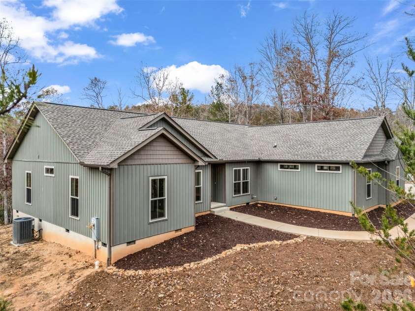 140 Cove Crest Drive, Rutherfordton, NC 28139.  MLS# CAR4321200, YatesRealty ID 20733. 