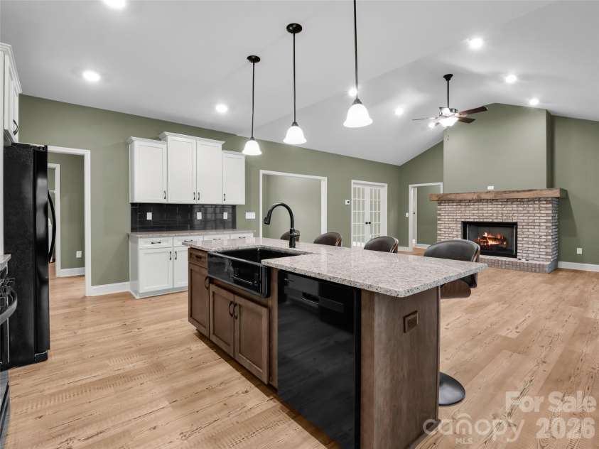 140 Cove Crest Drive, Rutherfordton, NC 28139.  MLS# CAR4321200, YatesRealty ID 20733. 