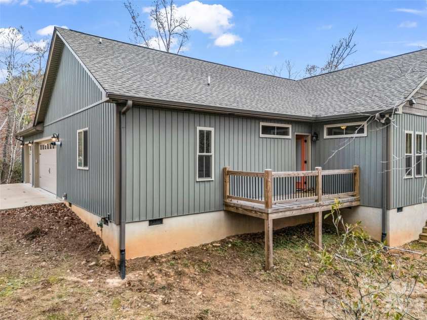 140 Cove Crest Drive, Rutherfordton, NC 28139.  MLS# CAR4321200, YatesRealty ID 20733. 