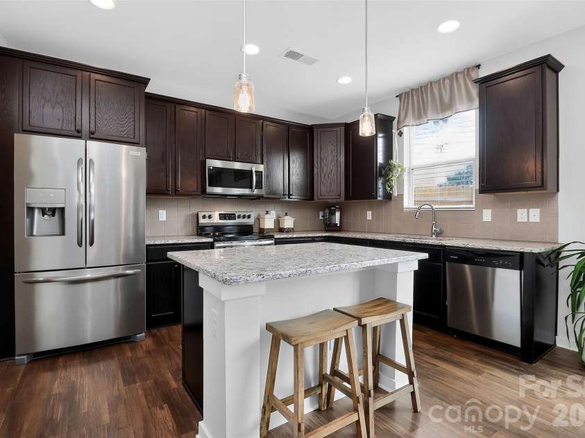 4626 Gibbons Link Road, Charlotte, NC 28269.  MLS# CAR4405099, YatesRealty ID 20734. 