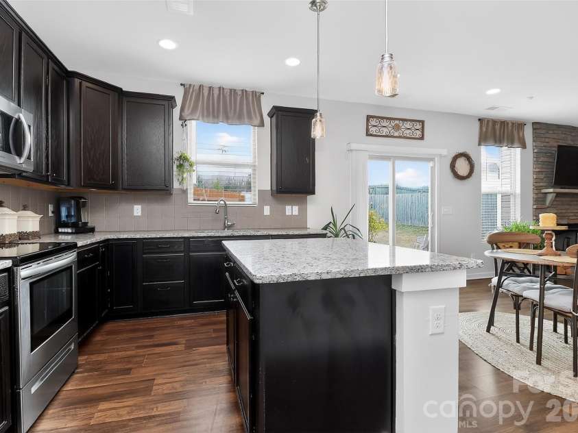 4626 Gibbons Link Road, Charlotte, NC 28269.  MLS# CAR4405099, YatesRealty ID 20734. 