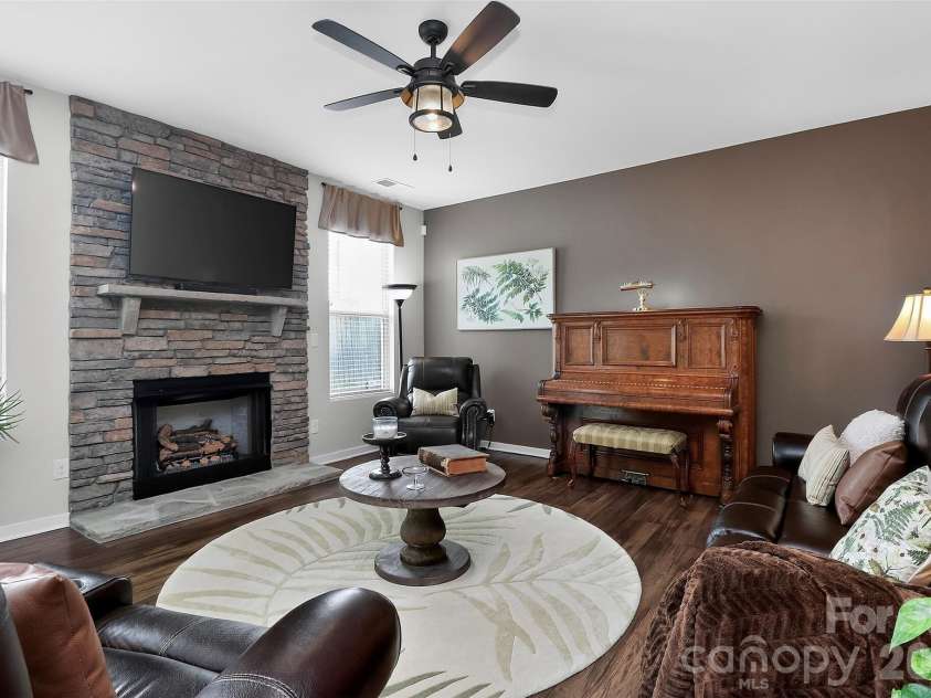 4626 Gibbons Link Road, Charlotte, NC 28269.  MLS# CAR4405099, YatesRealty ID 20734. 