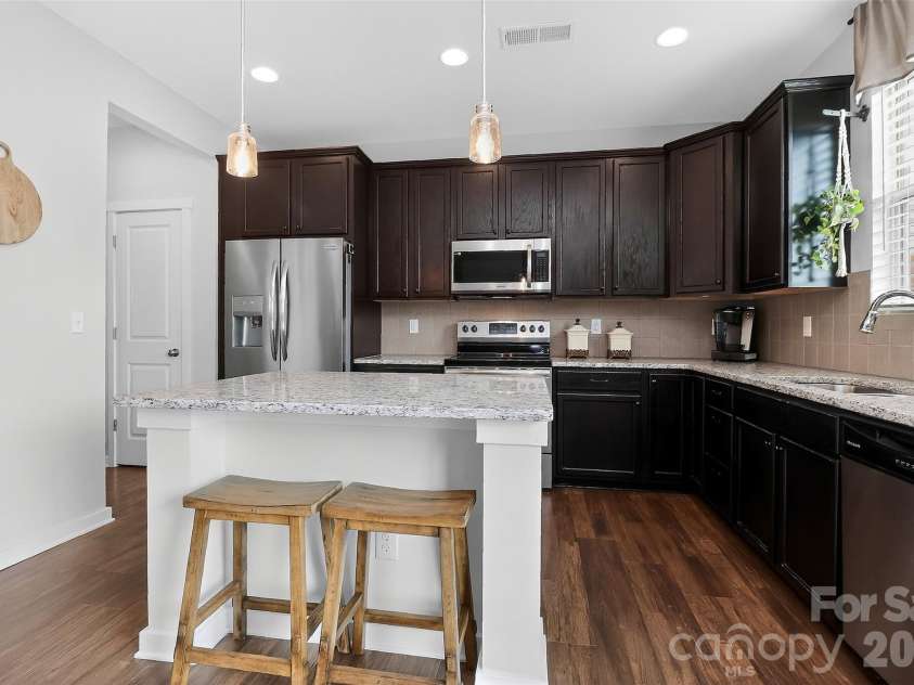 4626 Gibbons Link Road, Charlotte, NC 28269.  MLS# CAR4405099, YatesRealty ID 20734. 