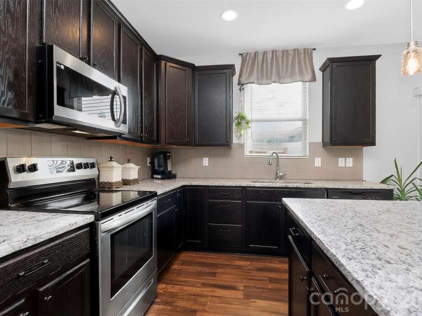 4626 Gibbons Link Road, Charlotte, NC 28269.  MLS# CAR4405099, YatesRealty ID 20734. 