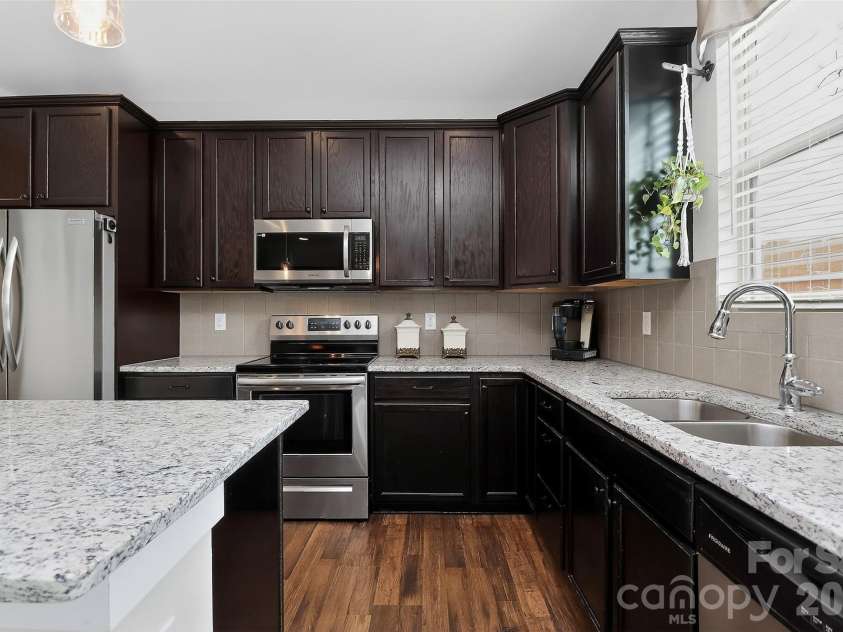 4626 Gibbons Link Road, Charlotte, NC 28269.  MLS# CAR4405099, YatesRealty ID 20734. 