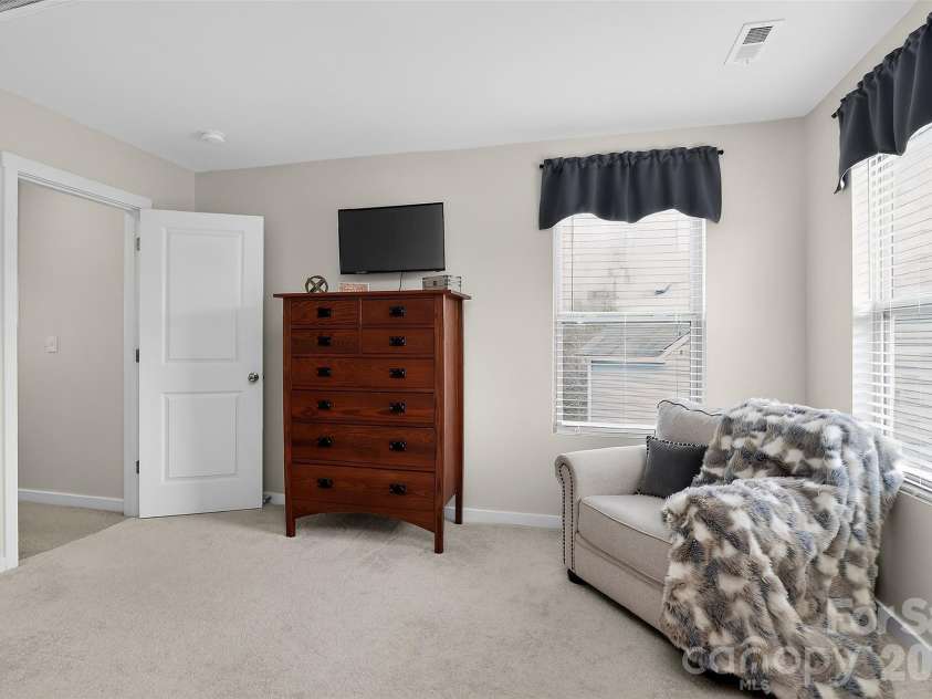 4626 Gibbons Link Road, Charlotte, NC 28269.  MLS# CAR4405099, YatesRealty ID 20734. 