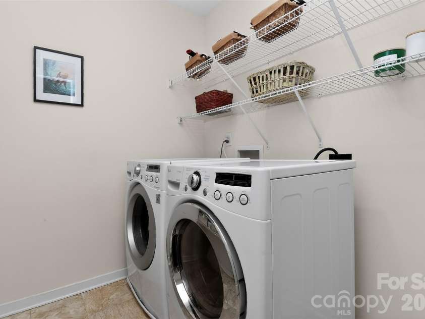 4626 Gibbons Link Road, Charlotte, NC 28269.  MLS# CAR4405099, YatesRealty ID 20734. 