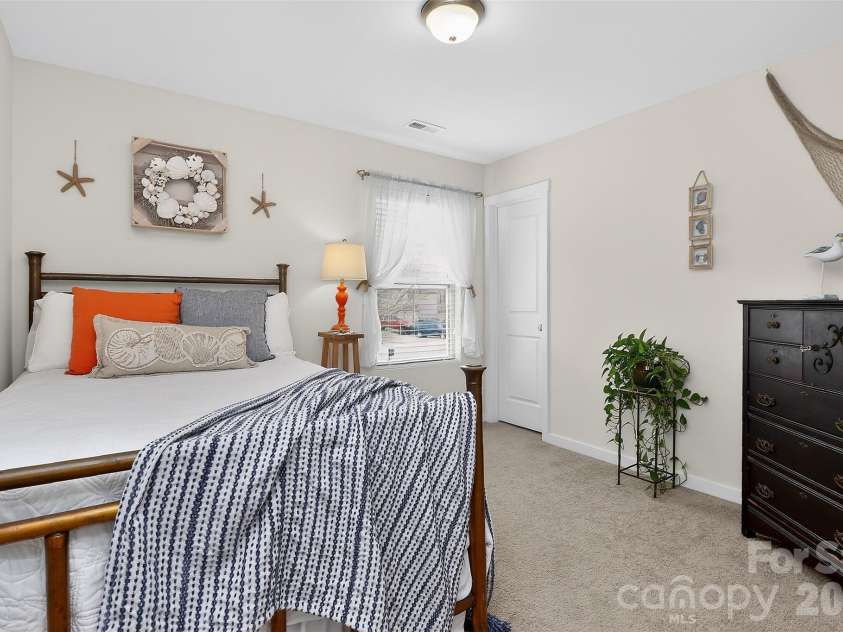 4626 Gibbons Link Road, Charlotte, NC 28269.  MLS# CAR4405099, YatesRealty ID 20734. 