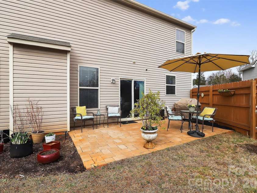 4626 Gibbons Link Road, Charlotte, NC 28269.  MLS# CAR4405099, YatesRealty ID 20734. 
