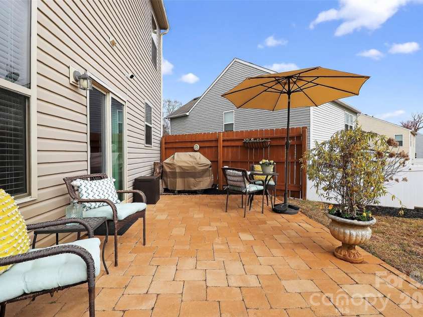 4626 Gibbons Link Road, Charlotte, NC 28269.  MLS# CAR4405099, YatesRealty ID 20734. 