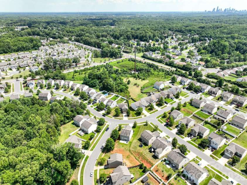 4626 Gibbons Link Road, Charlotte, NC 28269.  MLS# CAR4405099, YatesRealty ID 20734. 