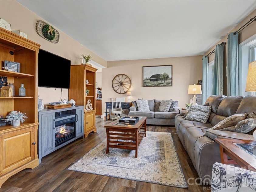 2262 Center Road, Chester, SC 29706.  MLS# CAR4350215, YatesRealty ID 20735. 