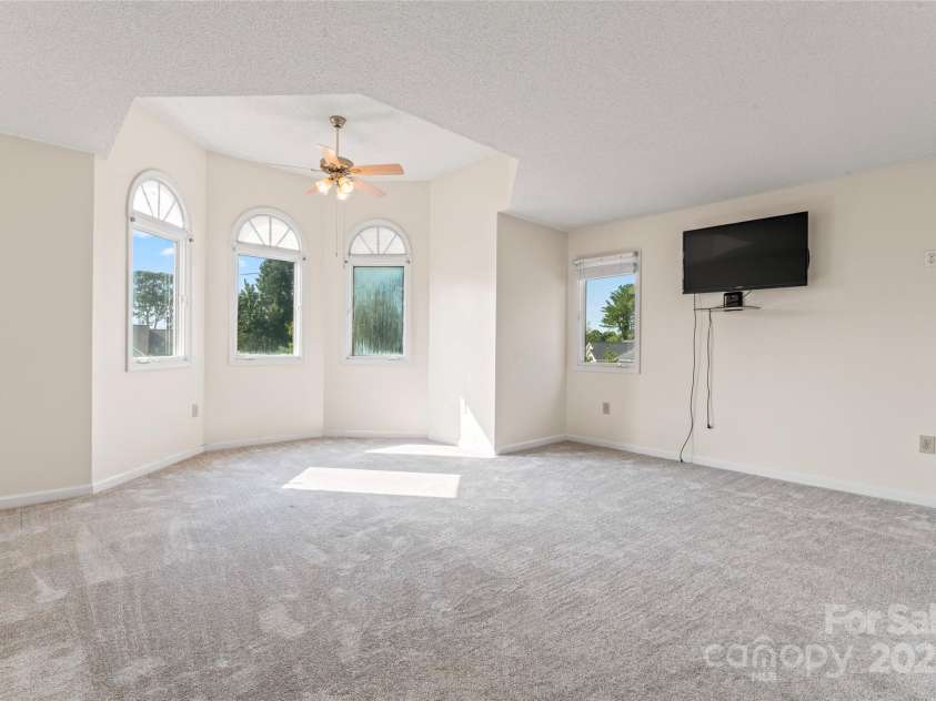 4499 Briarcreek Road, Maiden, NC 28650.  MLS# CAR4263813, YatesRealty ID 20737. 