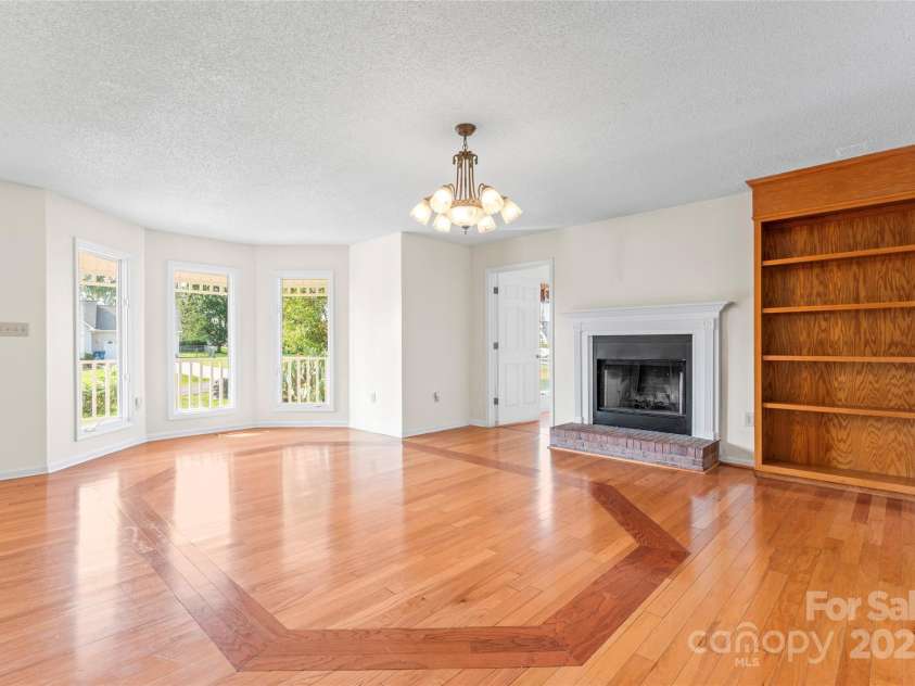4499 Briarcreek Road, Maiden, NC 28650.  MLS# CAR4263813, YatesRealty ID 20737. Den