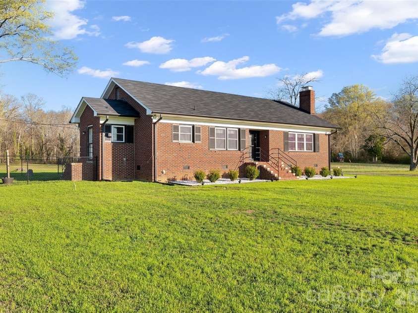 871 Saluda Road, Chester, SC 29706.  MLS# CAR4356174, YatesRealty ID 20737. 