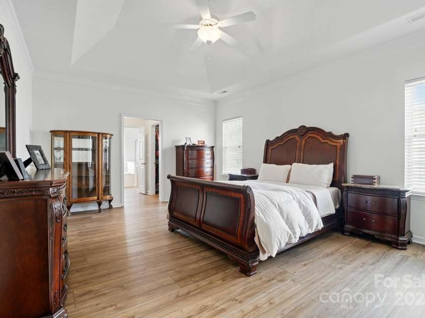 146 Burtons Barn Road, Mooresville, NC 28115.  MLS# CAR4257807, YatesRealty ID 20739. Primary w/Tray Ceiling