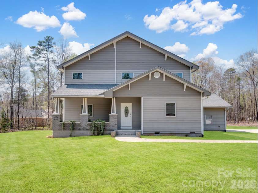 8128 Cane Pointe Lane, Waxhaw, NC 28173.  MLS# CAR4362235, YatesRealty ID 20739. 