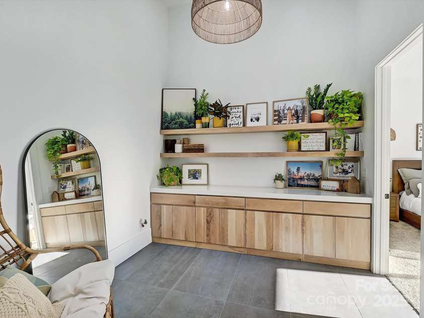 1525 Shinnville Road, Cleveland, NC 27013.  MLS# CAR4249385, YatesRealty ID 2074. Primary Suite Foyer