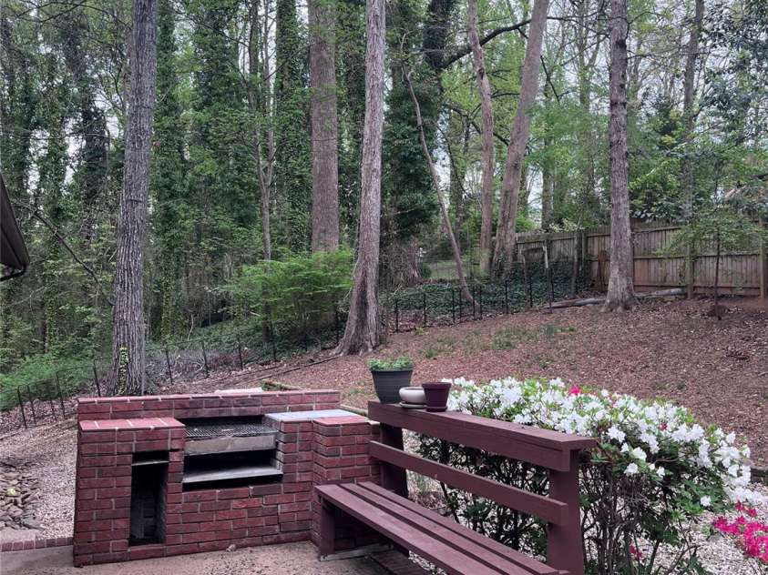 231 Davis Drive, Morganton, NC 28655.  MLS# CAR4379486, YatesRealty ID 20741. 